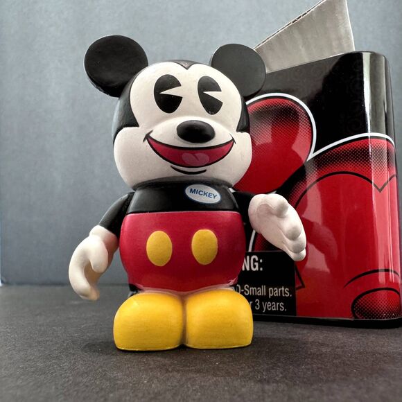 Disney Vinylmation Cast Member Exclusive Mickey Mouse #1 Figurine in Tin - Picture 1 of 6